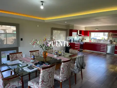Casa 4 ambientes con 3 baños