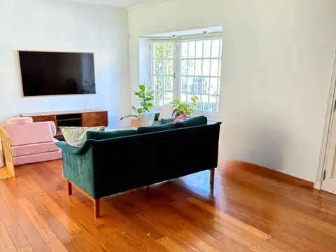 Casa 5 ambientes con 4 baños