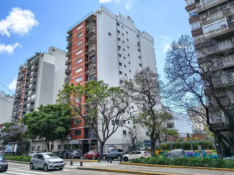 SEMIPISO DE CINCO AMBIENTES CON DEPEND y GUARDACOCHE