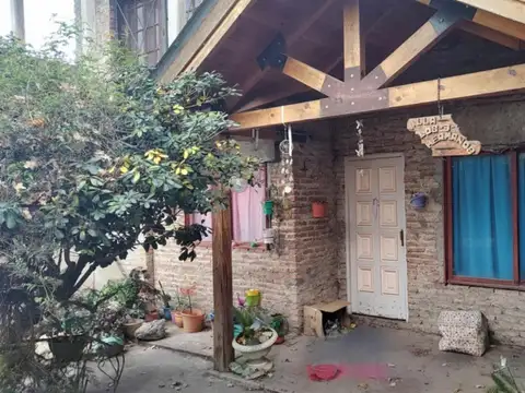 Casa en venta - 4 Dormitorios 2 Baños - Paso del Rey