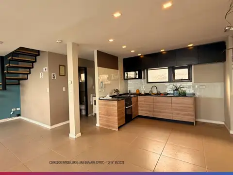EN ALQUILER DUPLEX CON VISTA AL CANAL