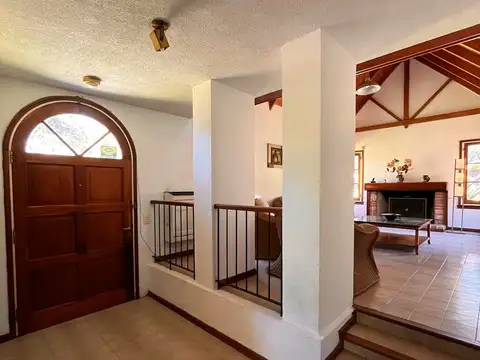 Casa 6 ambientes con 3 baños