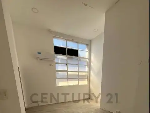 Carlos María de Alvear 1200, Piso 0