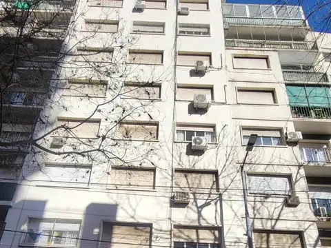 Venta departamento 4 amb con dependencia en Fragata Sarmiento 100, Caballito