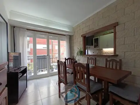 2 ambientes con balcón y patio