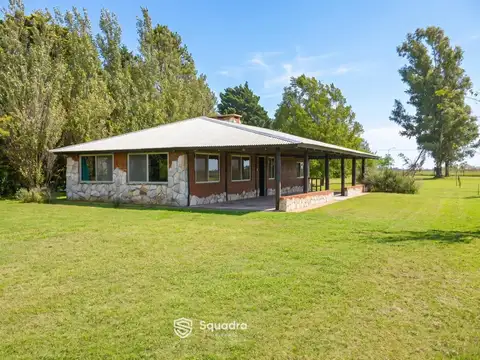 VENTA - Casa 1 dormitorio, con jardín y parrillero - Uranga.