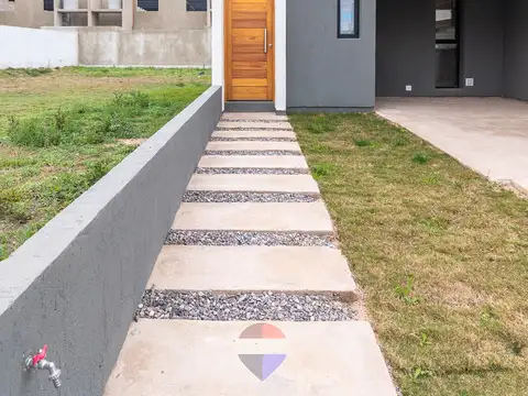 Casa 3 ambientes con 2 baños
