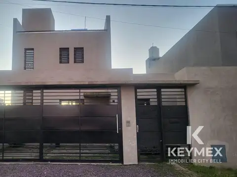 611 entre 28 y 29 Barrio Aeropuerto - Arana