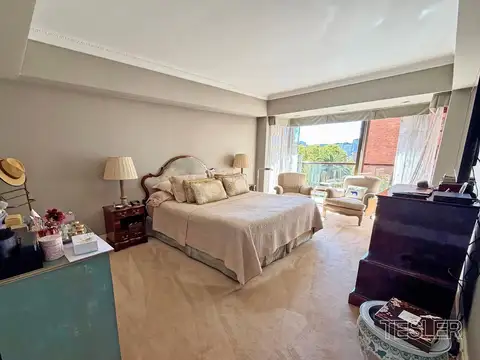 Departamento en Venta con 3 cocheras