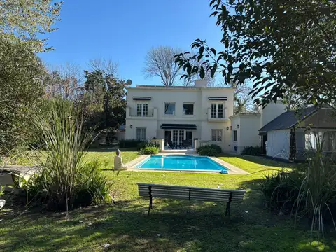 Casa en venta en Bella Vista, barrio El Lago