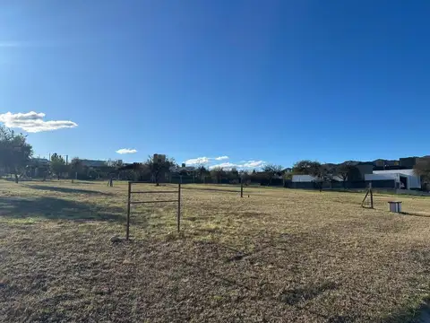 LOTE EN VENTA COUNTRY LA ARBOLADA HOLLYWOOD