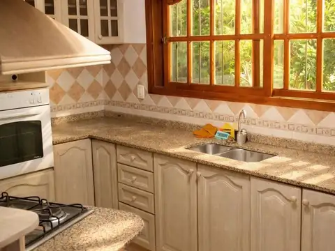 VENTA DE TRIPLEX 4 AMBIENTES c/COCHERA - SAN MIGUEL - APTO p/CREDITO BANCARIO