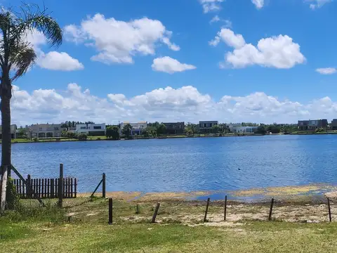 Terreno en Venta en San Gabriel, USD 270.000