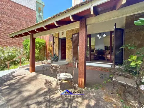 Depto Tipo Casa 4 ambientes con 2 baños