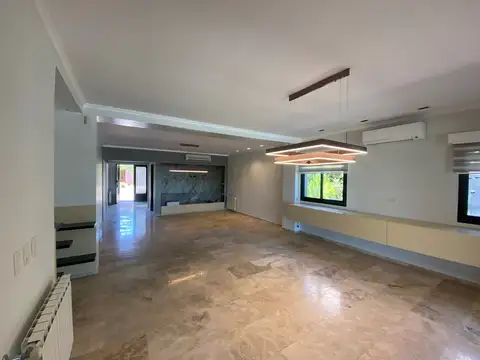 Casa Chalet  en Venta en Santa Barbara, Tigre, G.B.A. Zona Norte