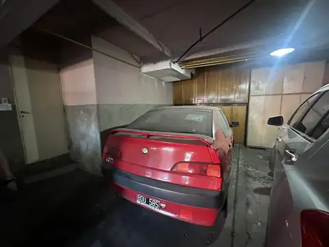COCHERA EN VENTA CUBIERTA - CON BAULERA  BARRIO VERSALLES - JUAN B JUSTO Y GRAL PAZ