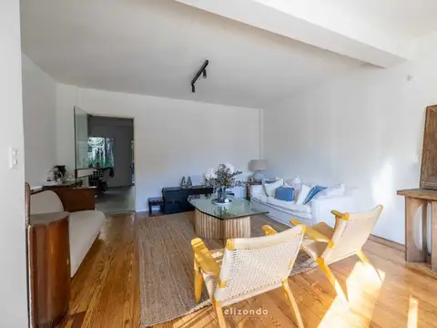 Casa en Alquiler con 1 cochera