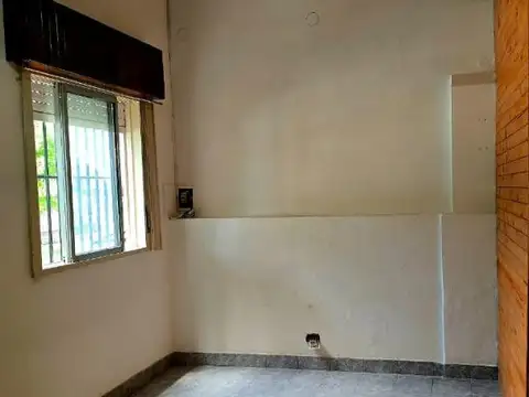 Departamento en Alquiler en Isidro Casanova, $ 260.000