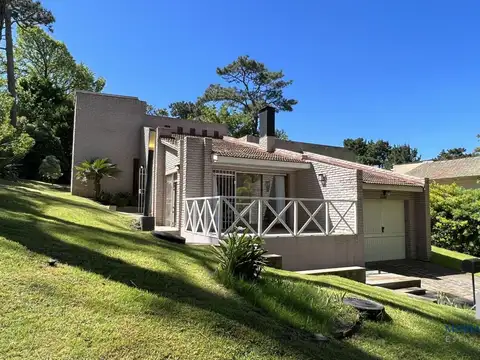 Casa 3 Dormitorios en Venta en Pinamar Zona Golf Viejo