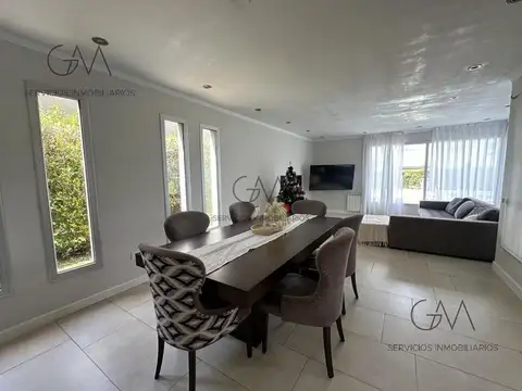 Casa 4 ambientes con 3 baños