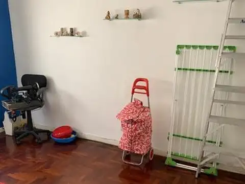 Venta De Departamento De Tres Ambientes En Ramos Mejía