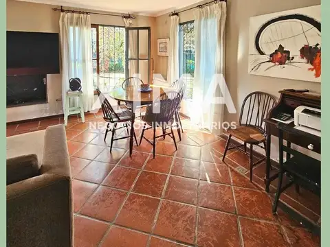 Casa 4 ambientes con 3 baños