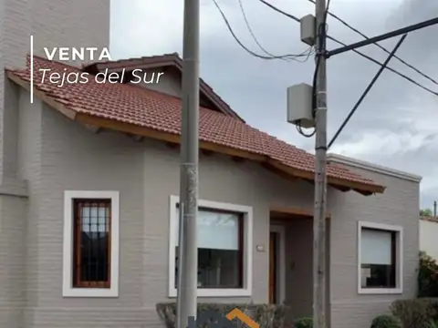 ESPECTACULAR CASA ESQUINA AMOBLADA TEJAS  DEL SUR