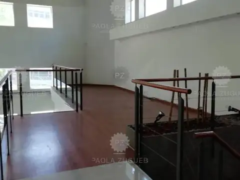 Avenida Hipolito Yrigoyen 600