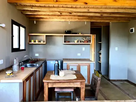 Casa 3 ambientes con 1 baño