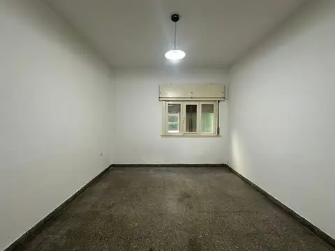 ALQUILER CASA 3 AMBIENTES CON PATIO QUILMES