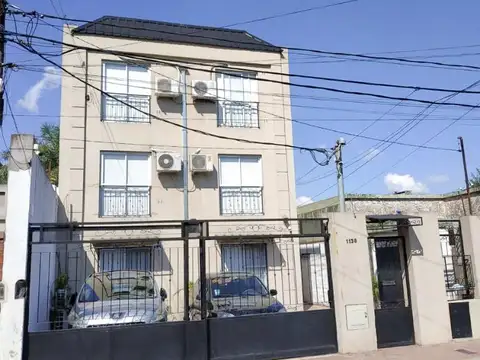 OFERTA    Dto. 2 ambientes 1* piso x escalera muy luminoso