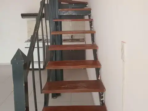 Depto Tipo Casa 2 ambientes con 1 baño