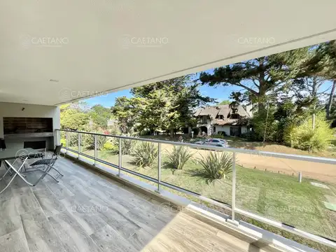 VENTA APARTAMENTO 3 DORMITORIOS. PLAYA BRAVA, PUNTA DEL ESTE