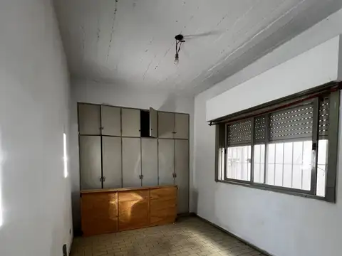 AV. PTE J. D. PERON 4200, Piso 1