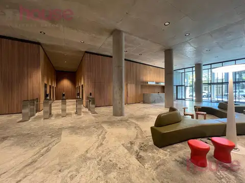 Oficina en Alquiler con 2 cocheras