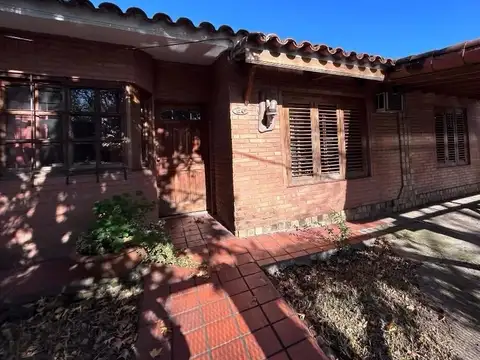 Casa Chalet  en Venta en Berazategui Oeste, Berazategui, G.B.A. Zona Sur