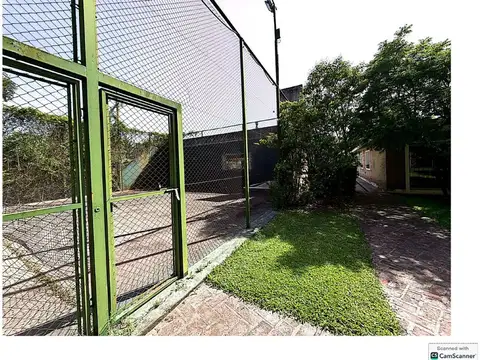 Venta casa con piscina y cancha de padel ,quincho
