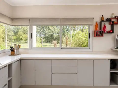Casa 7 ambientes con 2 baños