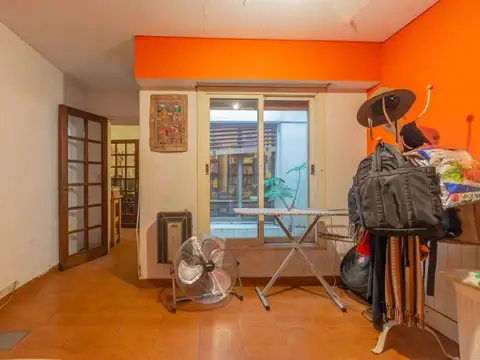 Casa 7 ambientes con 2 baños