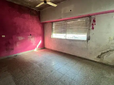 VENTA PH 4 AMB A REFACCIONAR CON PATIO Y TERRAZA