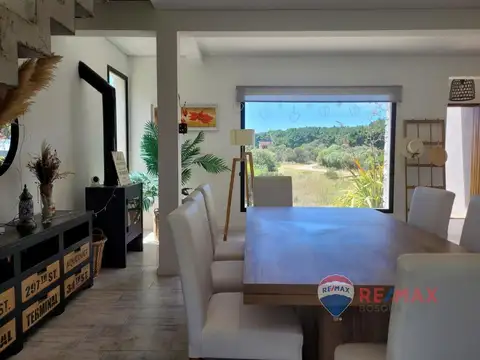 Casa en Alquiler en Barrio Residencial 2, USD 3.500