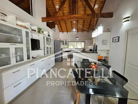 Casa en Venta en Santa Ana, USD 320.000