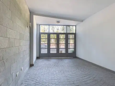 Av. Luis Maria Campos 400, Piso 0
