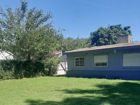 Casa en Venta con 2 cocheras