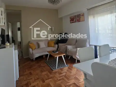 Primera Junta 1800, Piso 1