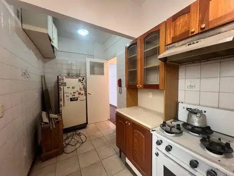 DEPARTAMENTO AL FRENTE CON BALCON - 4 AMBIENTES