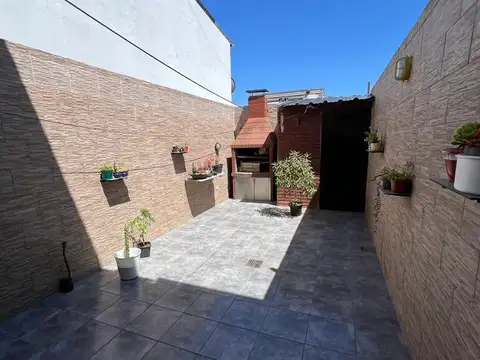 Depto Tipo Casa en Venta con 1 cocheras