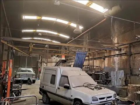 Galpon en Alquiler 43  mts Fondo