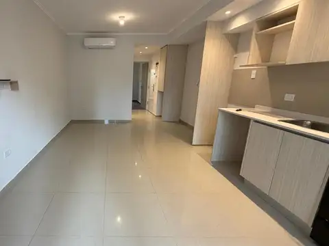 Departamento en Alquiler en Villa Ballester, $ 750.000