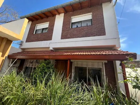 PH de 4 ambientes en venta, Lanus